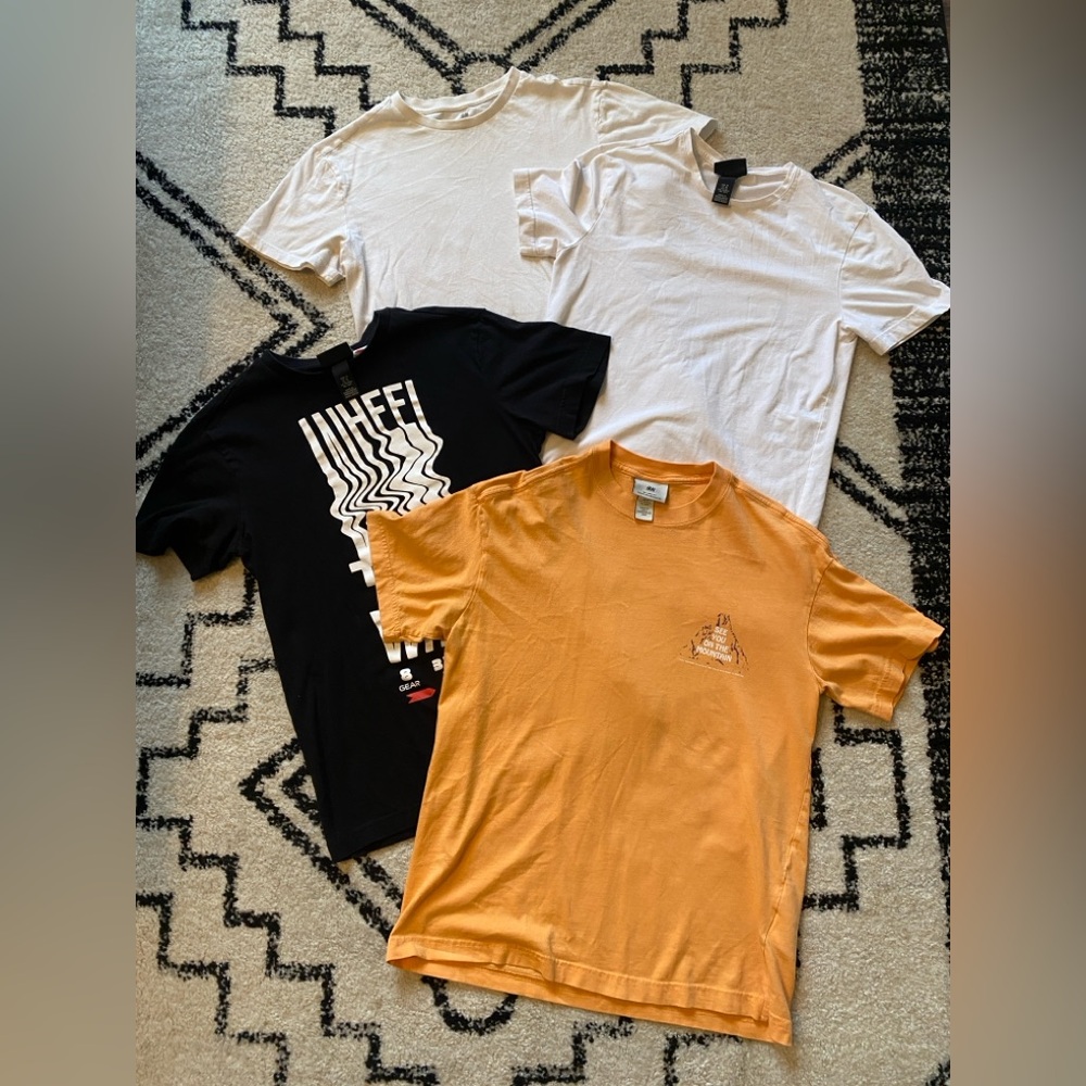 Men’s Bundle of Four H&M Short-Sleeved Tees Size XS